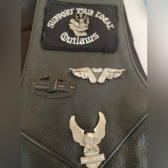 Harley-Davidson Men’s XL Black Leather Vest Pins Patches Motorcycle Biker - Picture 9 of 16